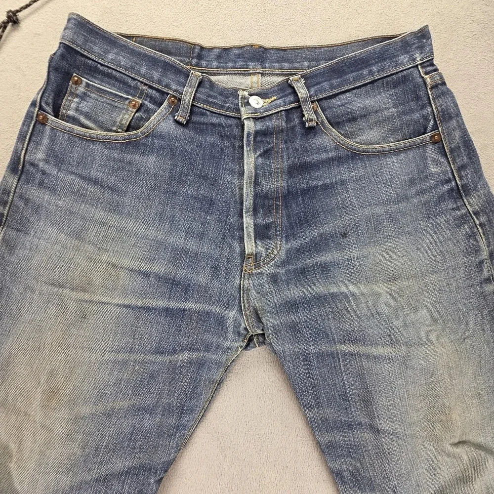 Vintage Levis 501 Jeans Mens Blue Selvedge LVC Made in USA Whiskers Fits 32x24